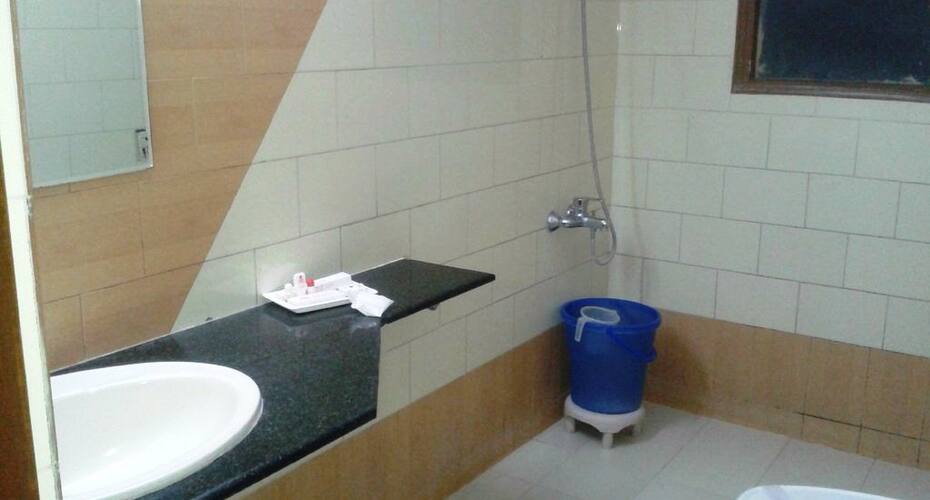 Menon Hotel & Restaurant, Una 3